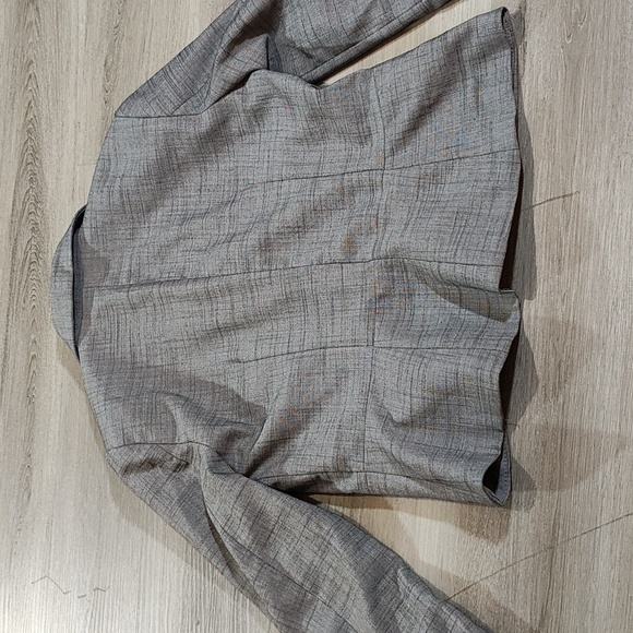 **5/$25** H&M Fitted Blazer - Picture 7 of 7